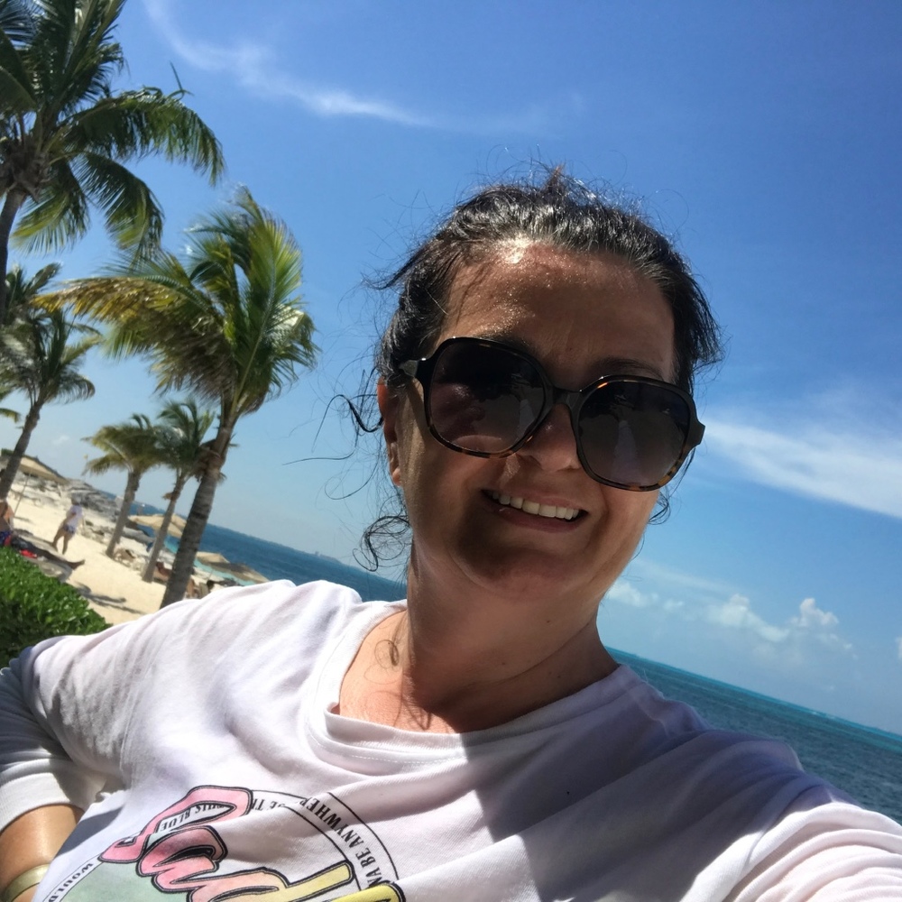 Meet your Posher, Corina